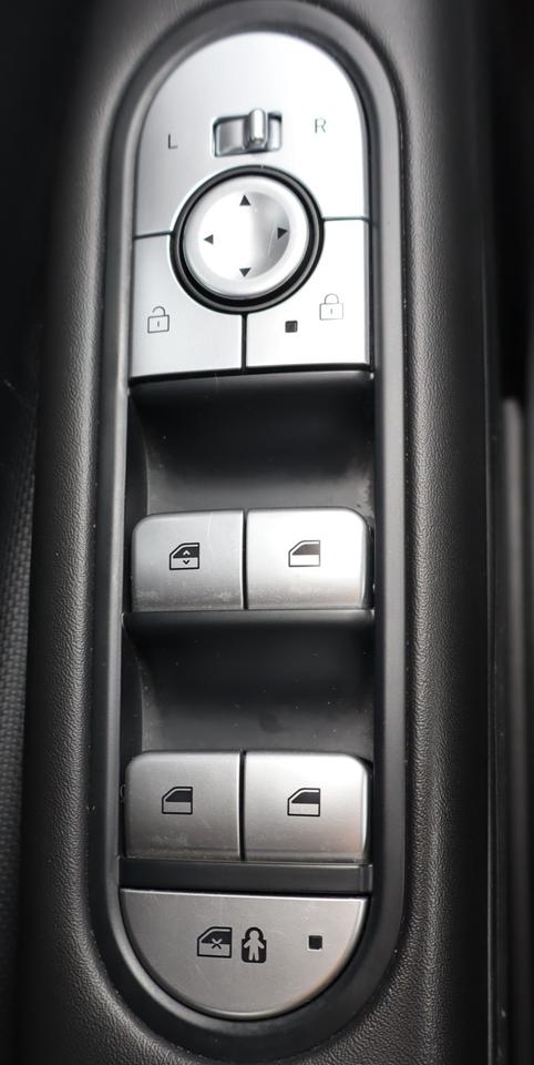 2022 Hyundai IONIQ 5 Preferred 4x2 Photo