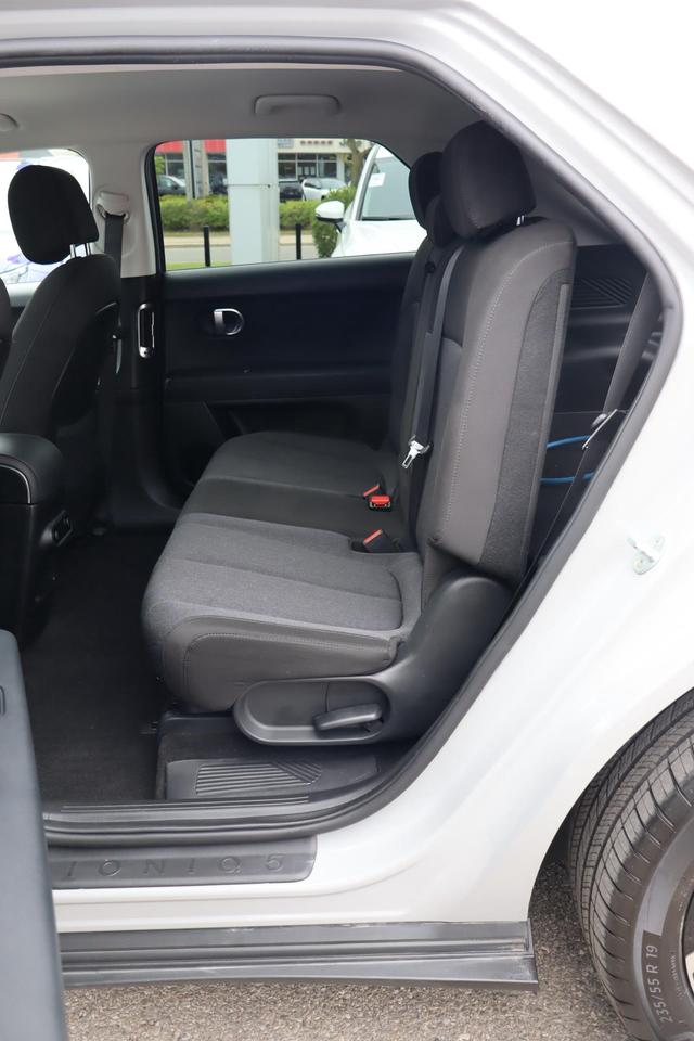 2022 Hyundai IONIQ 5 Preferred 4x2 Photo