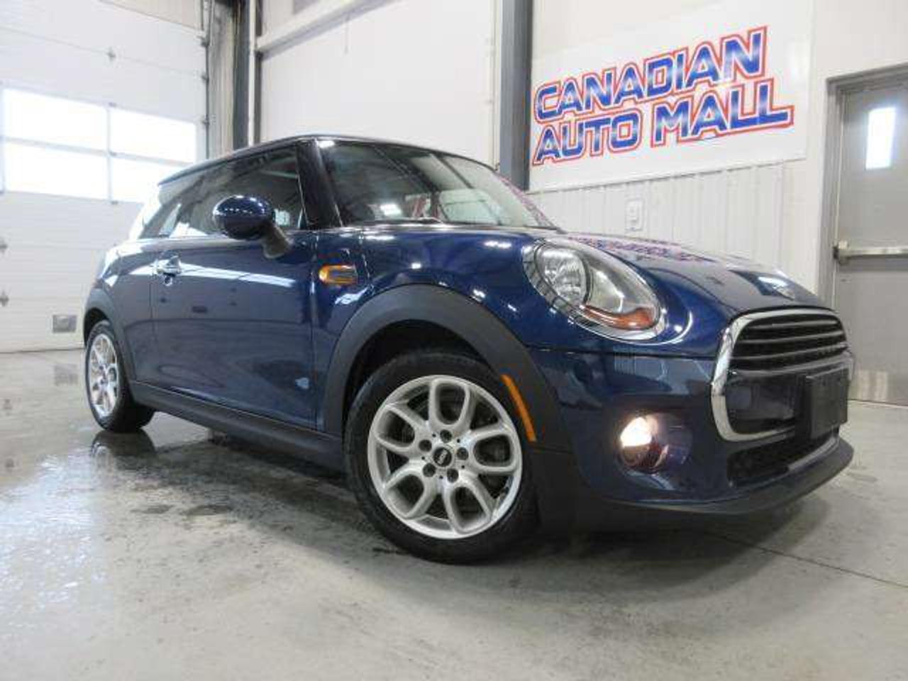 2017 MINI Hardtop 6-SPD MANUAL, PANO ROOF, LEATHER, 54K!
