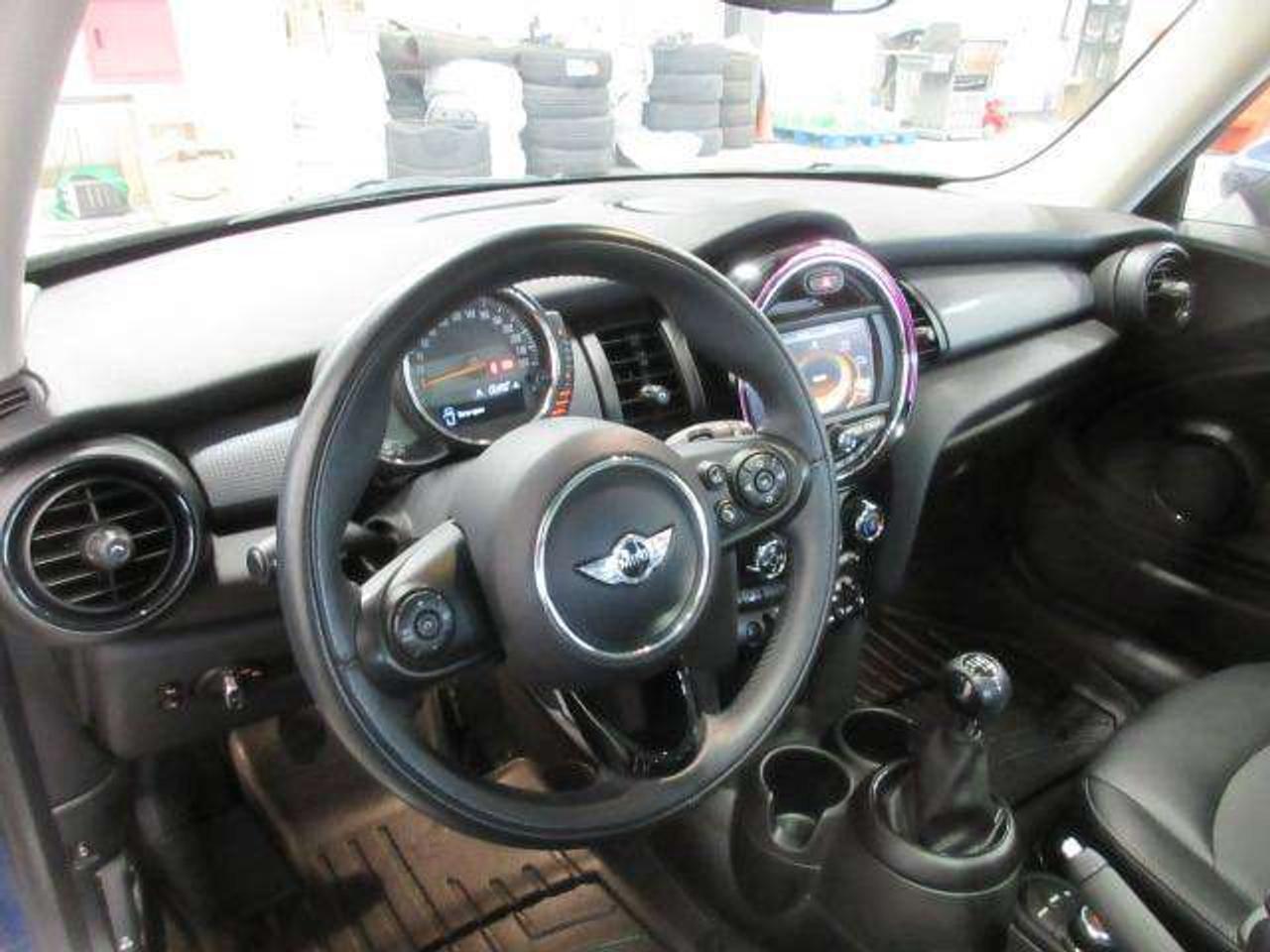 2017 MINI Cooper Hardtop 6-SPD MANUAL, PANO ROOF, LEATHER, 54K! Photo
