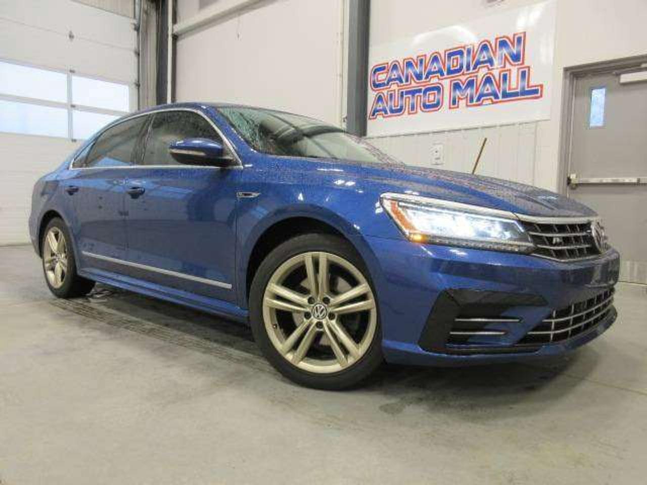 2017 Volkswagen Passat HIGHLINE R-LINE, NAV, ROOF, LEATHER, 101K! Photo