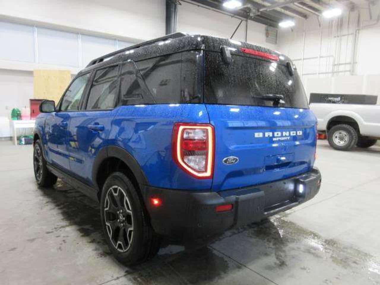 2025 Ford Bronco Sport OUTER BANKS 4X4, HTD. SEATS, APPLE/ANDROID, 24K! Photo