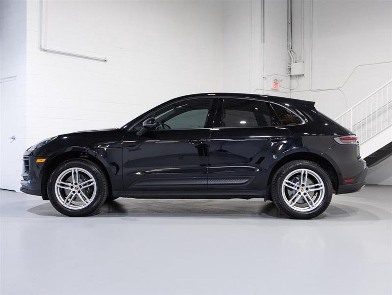 2023 Porsche Macan  Photo