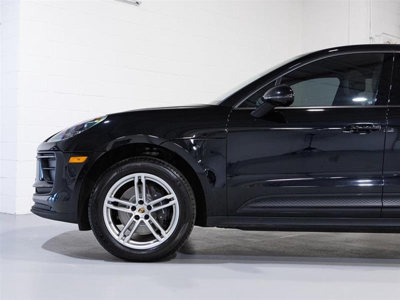2023 Porsche Macan  Photo