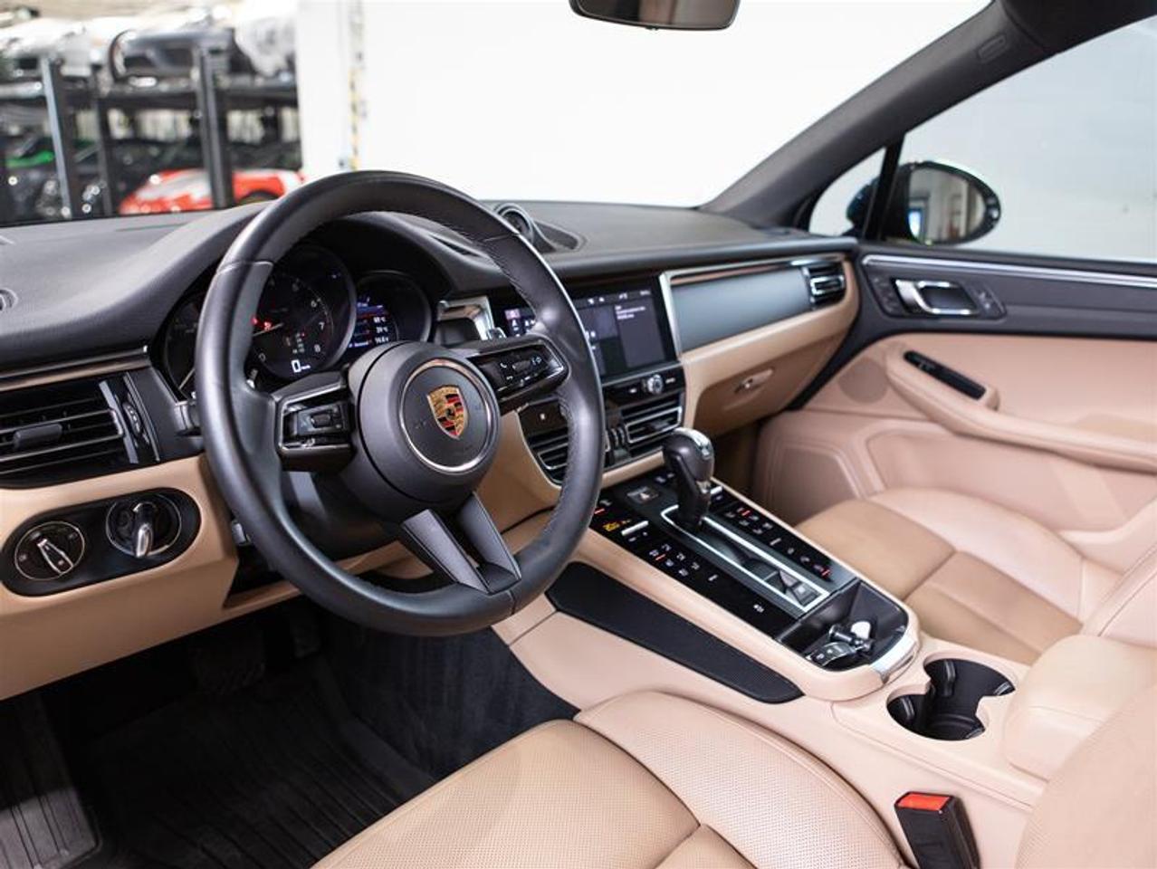 2023 Porsche Macan  Photo