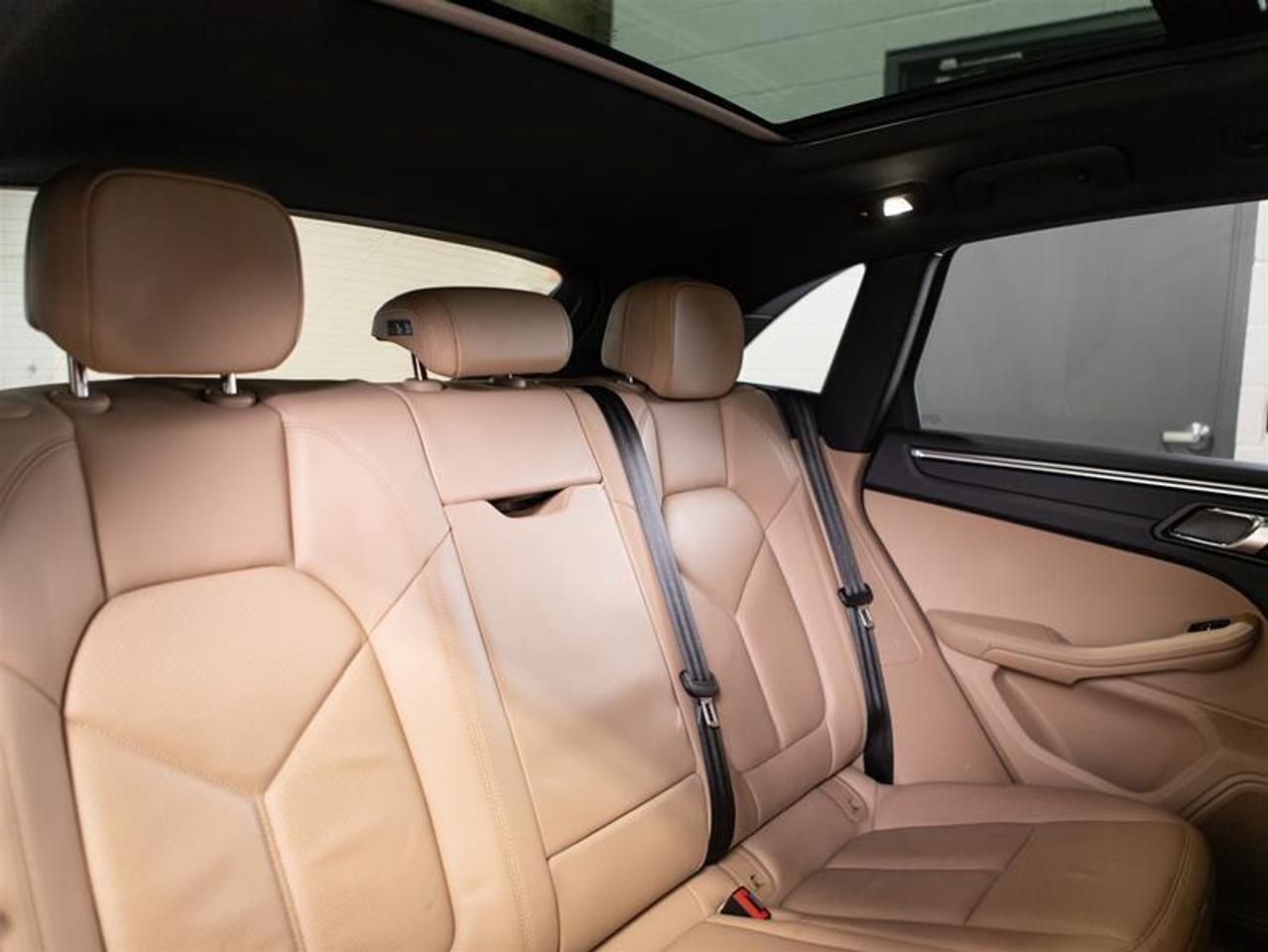 2023 Porsche Macan  Photo