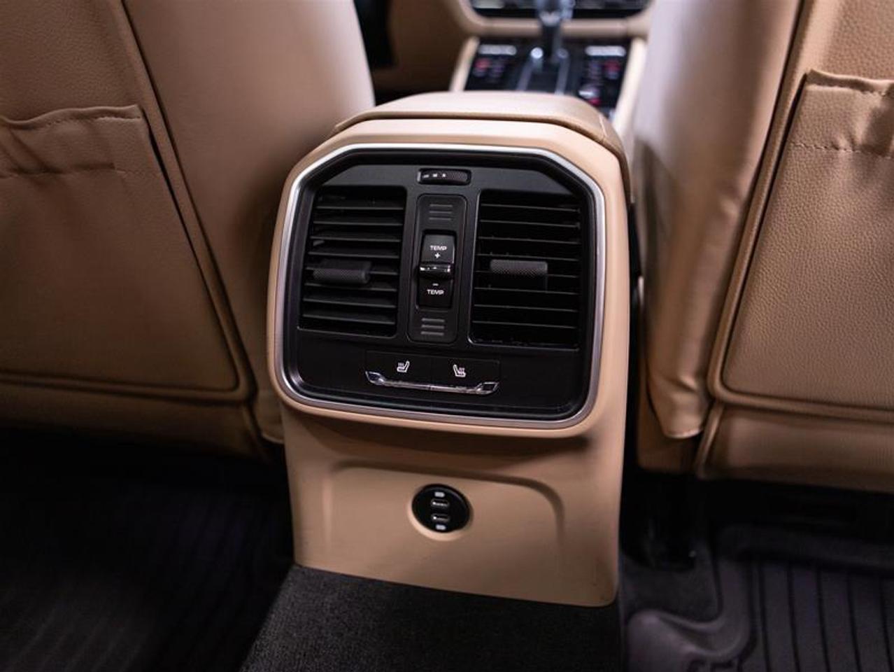 2023 Porsche Macan  Photo