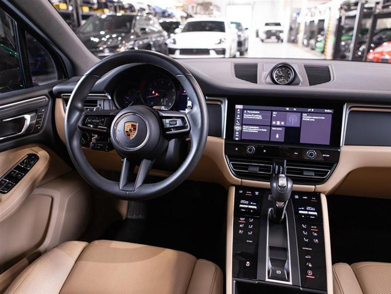 2023 Porsche Macan  Photo