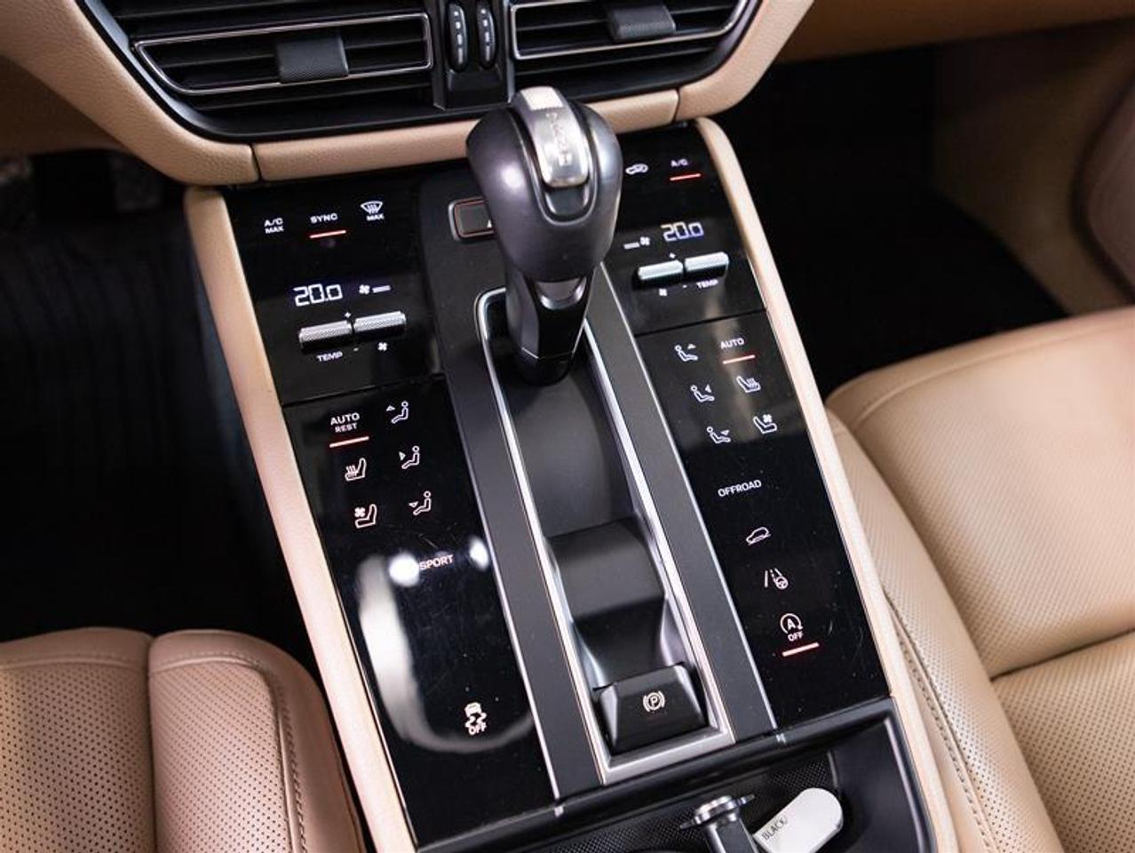 2023 Porsche Macan  Photo