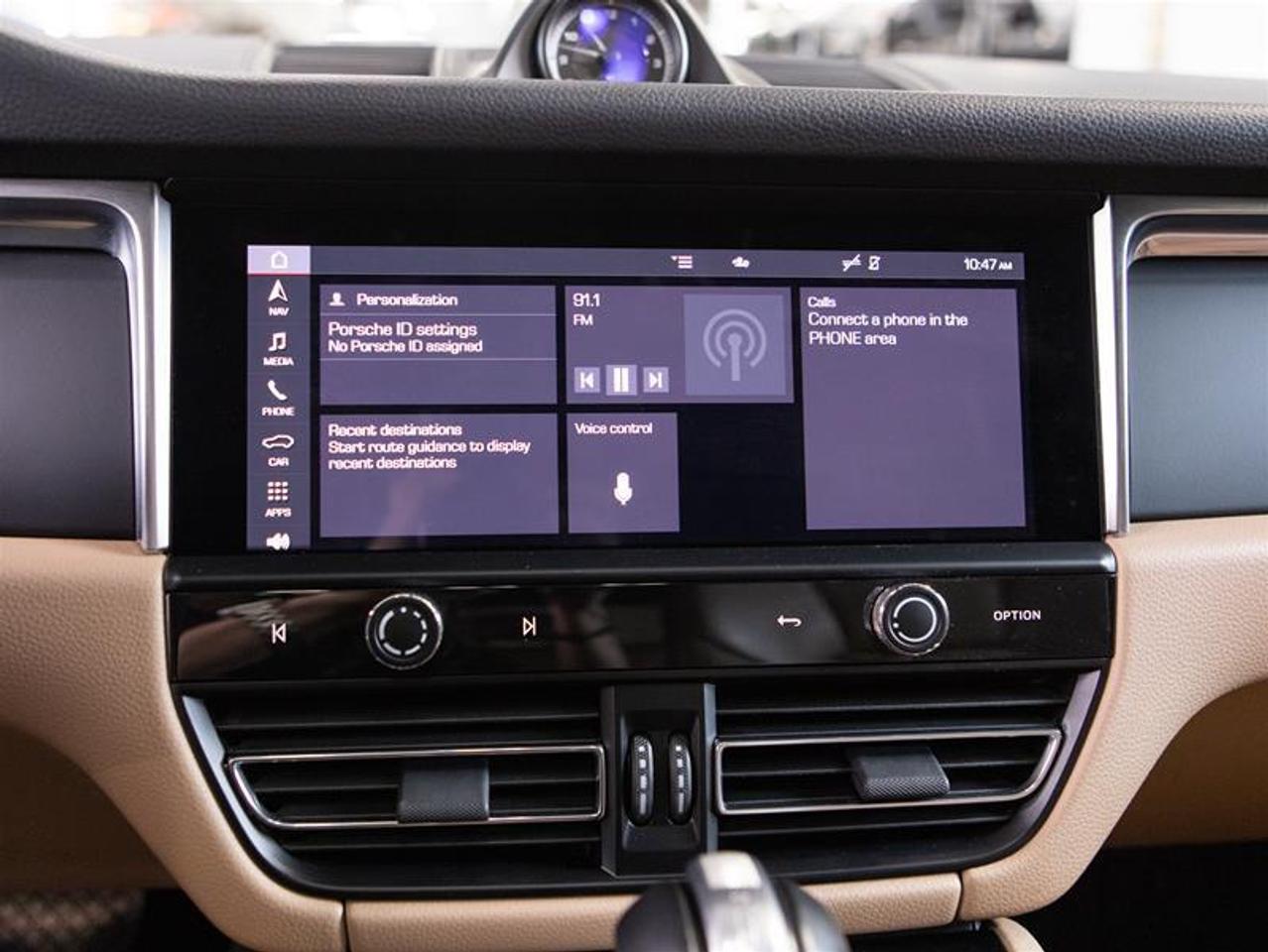 2023 Porsche Macan  Photo