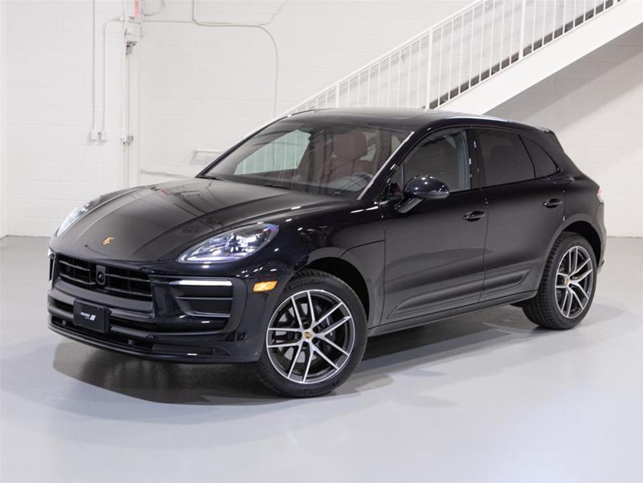 2025 Porsche Macan AWD Photo