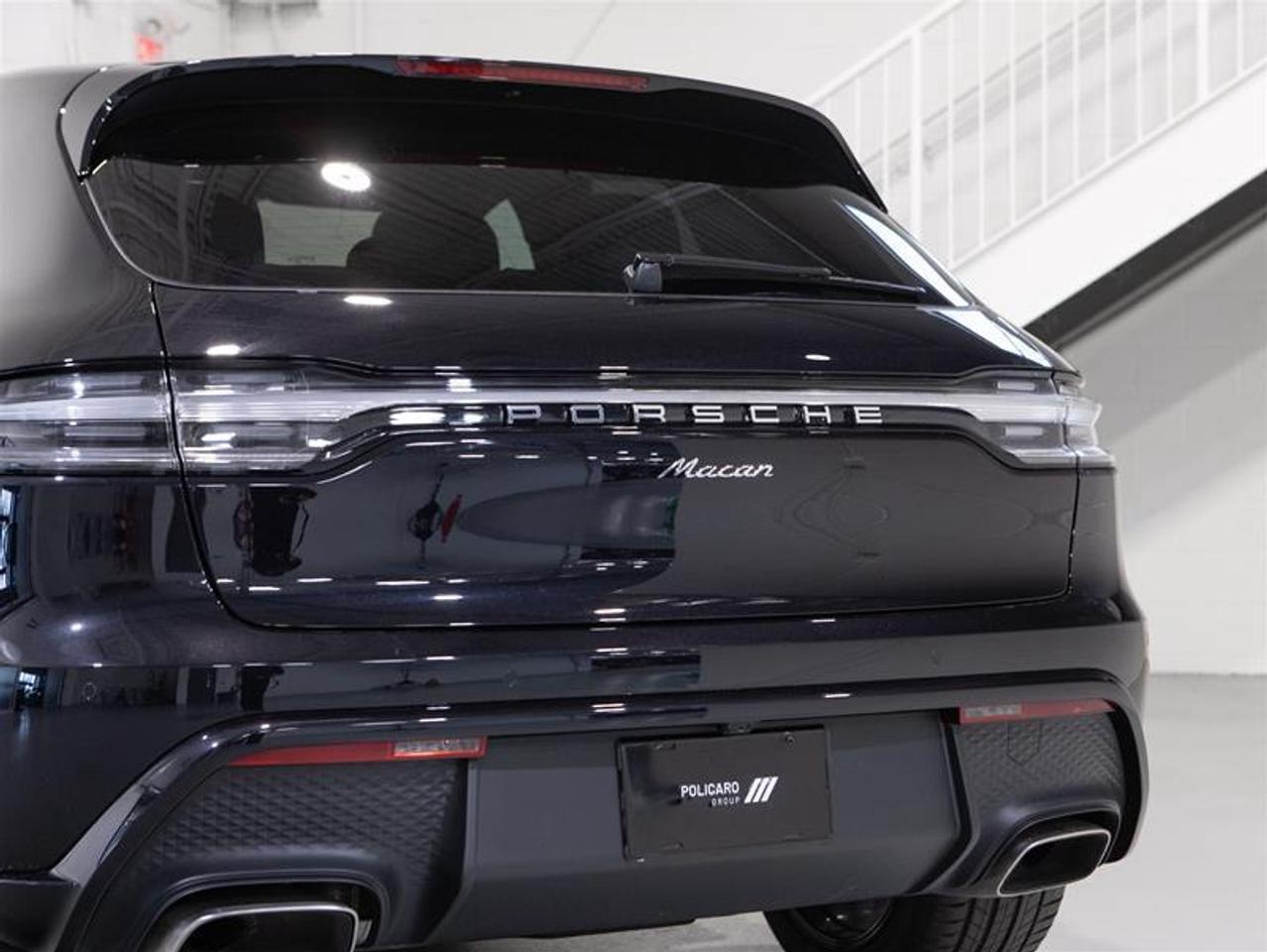 2025 Porsche Macan AWD Photo