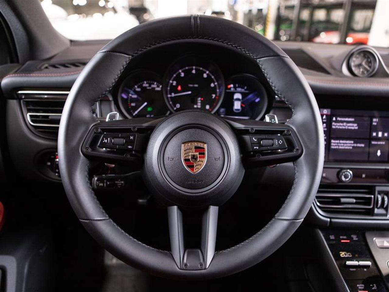 2025 Porsche Macan AWD Photo