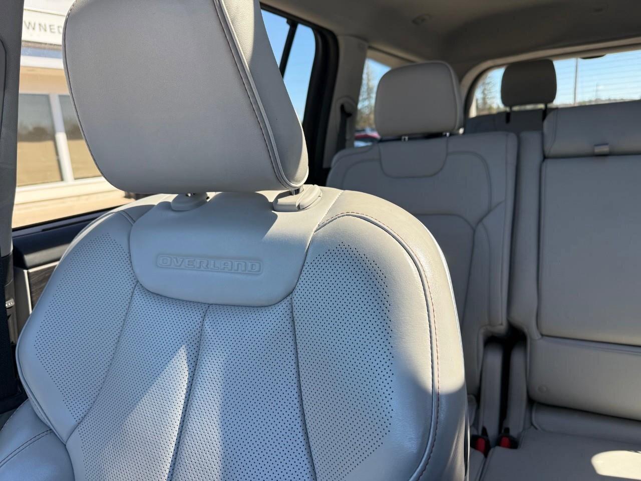2021 Jeep Grand Cherokee L Overland 4x4 Photo