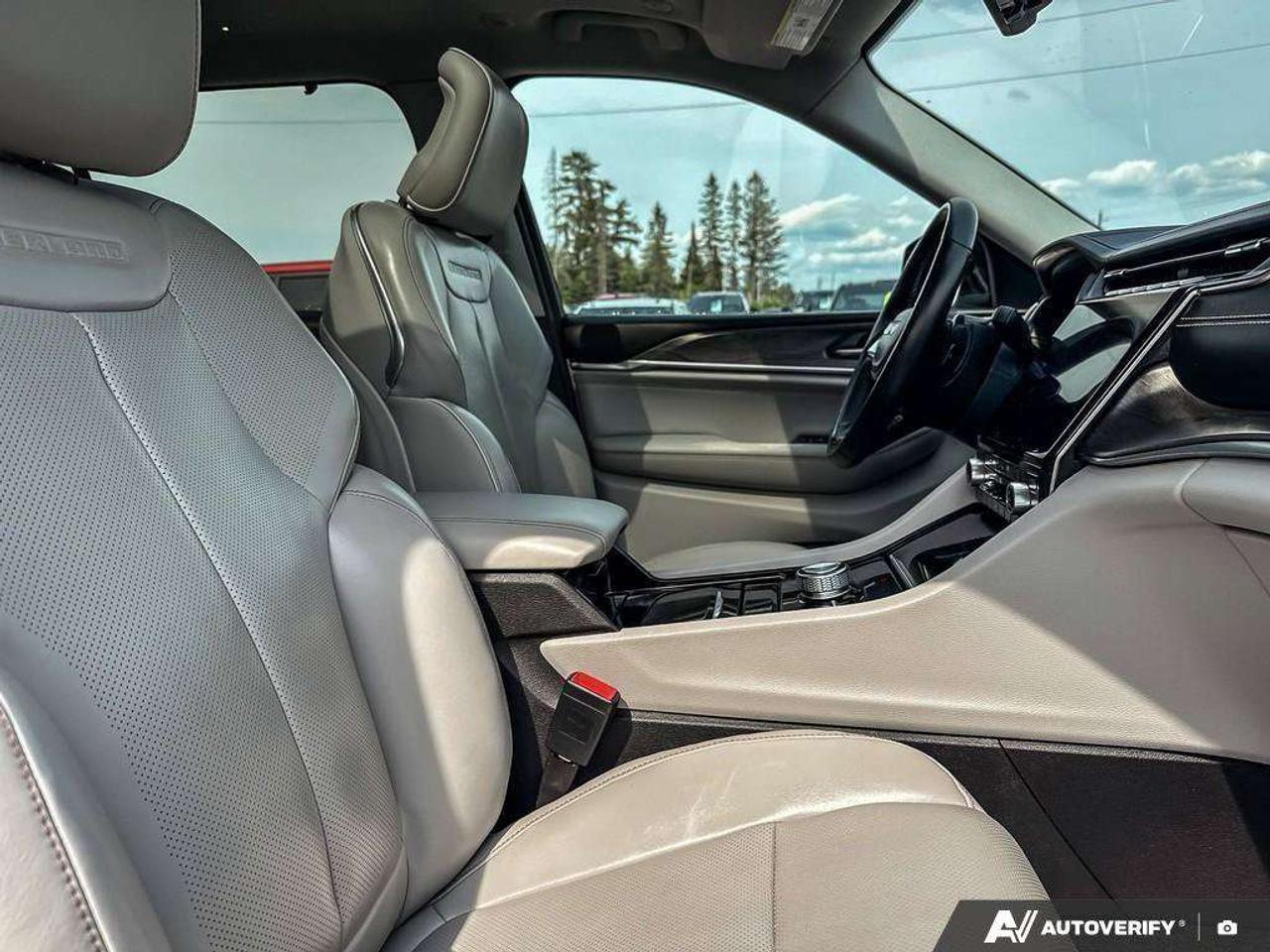 2021 Jeep Grand Cherokee 7 PASSENGER SEATING. TRAILER TOW PKG. SURROUND VIEW CAMERA. CERTIFIED. Photo