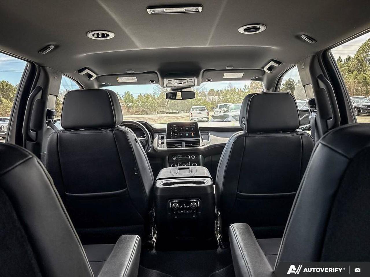 2024 GMC Yukon SLT SLT LUXURY PKG. MAX TRAILERING PKG. PROGRADE T Photo
