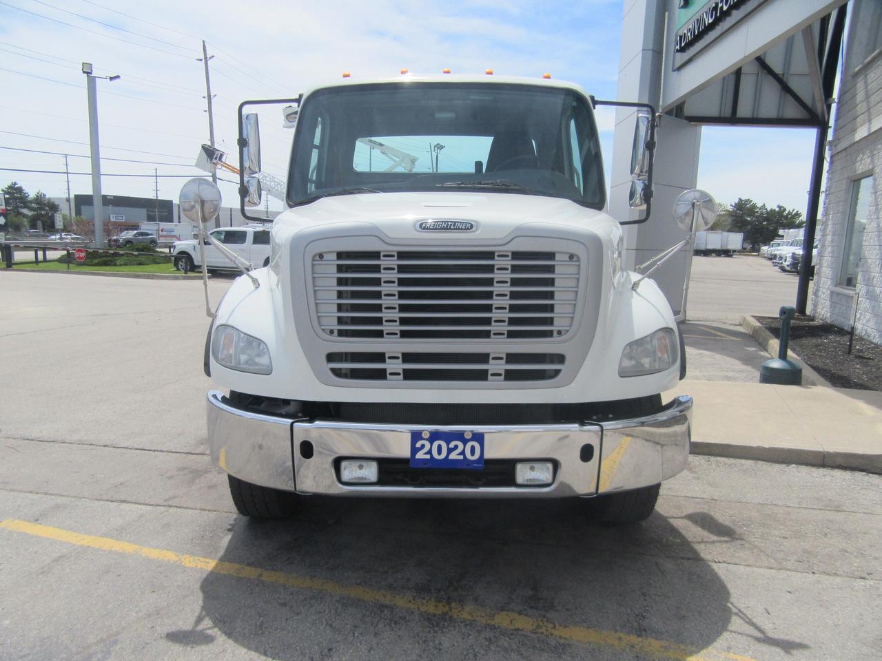 2020 Freightliner M2-112 DIESEL TANDEM CAB & CHASSIS Photo3