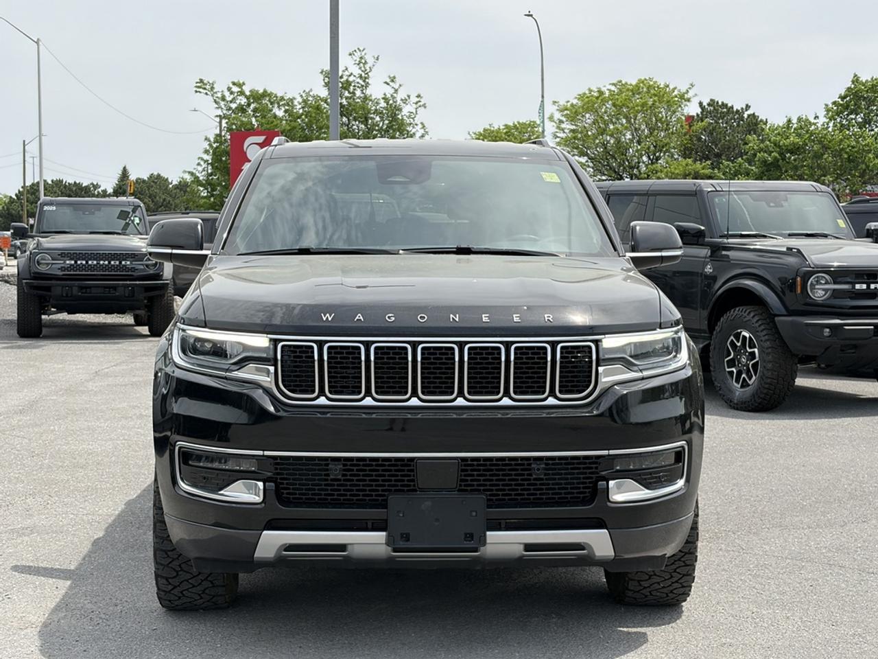 2022 Jeep Wagoneer Series II 4dr 4x4 Photo