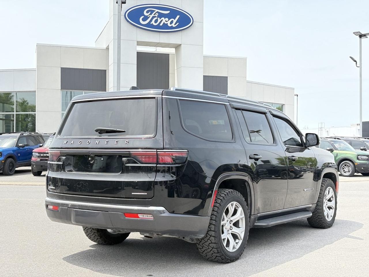 2022 Jeep Wagoneer Series II 4dr 4x4 Photo