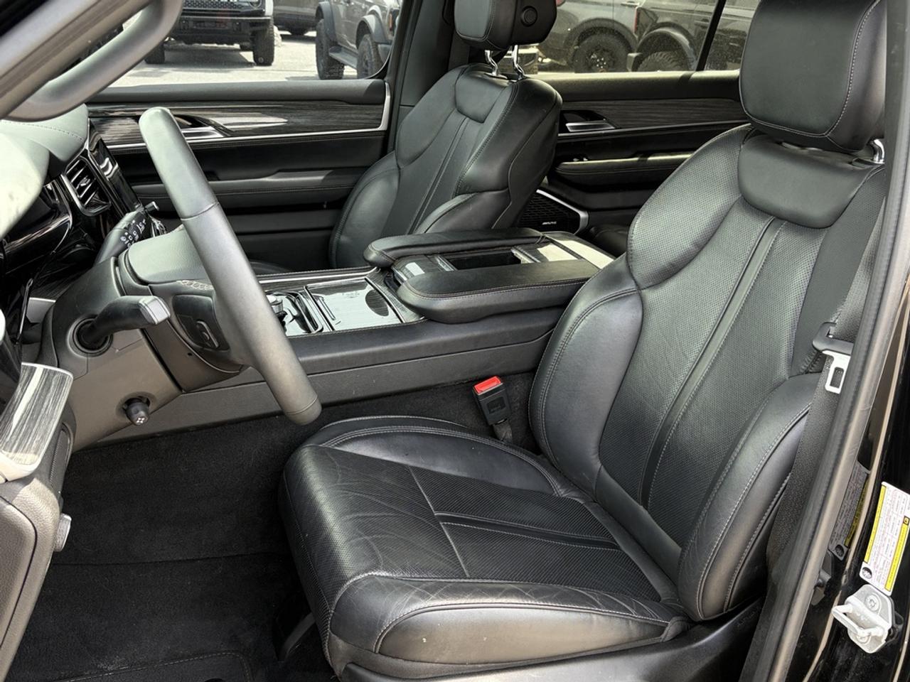 2022 Jeep Wagoneer Series II 4dr 4x4 Photo