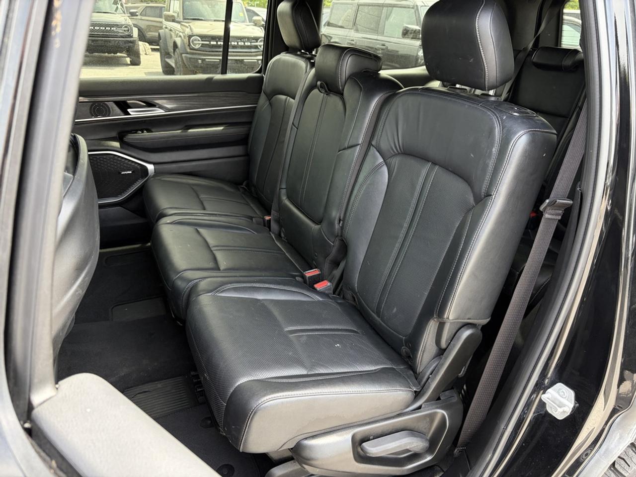 2022 Jeep Wagoneer Series II 4dr 4x4 Photo