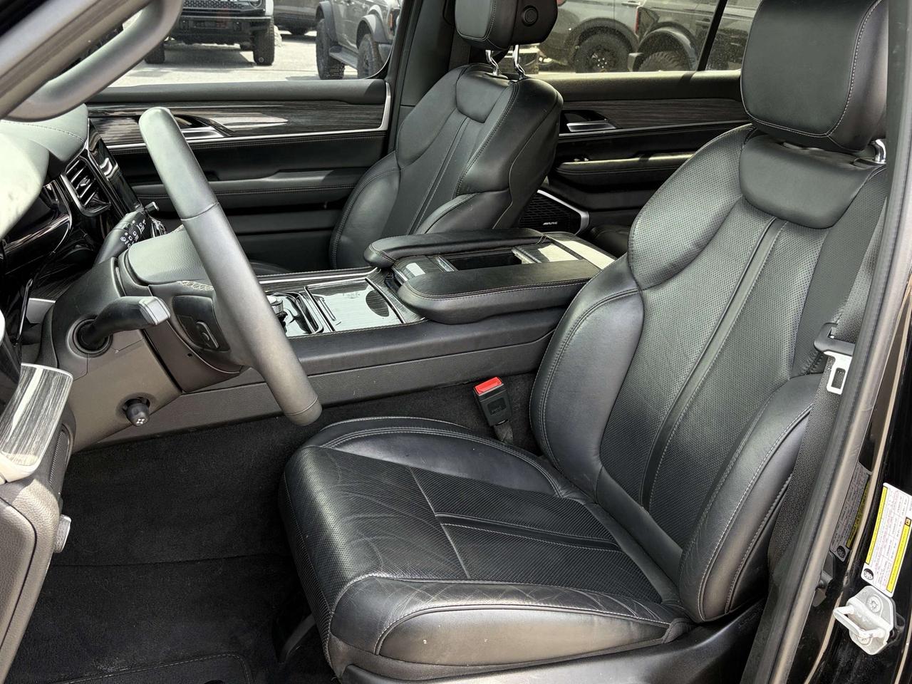 2022 Jeep Wagoneer Series II 4dr 4x4 Photo
