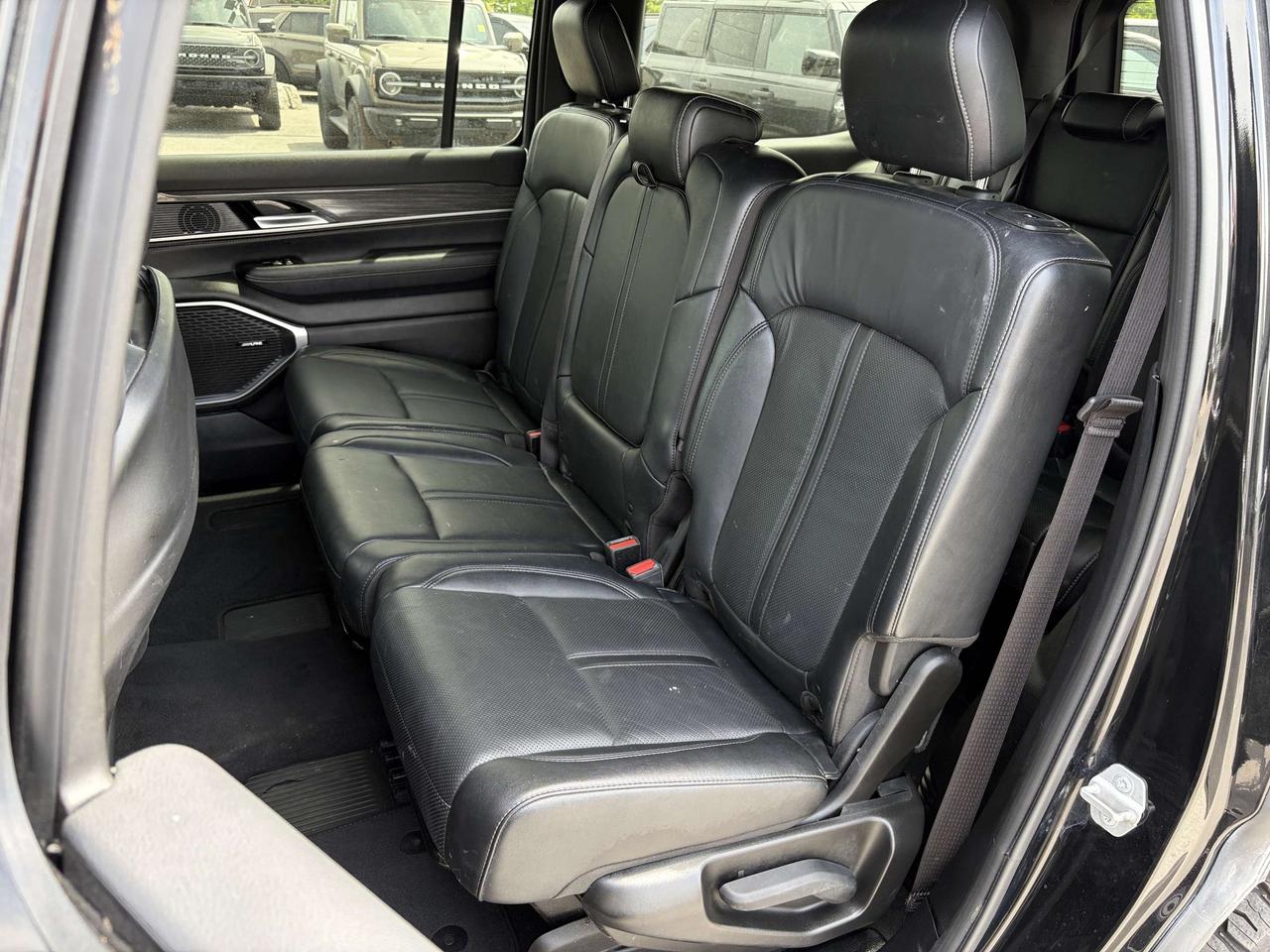 2022 Jeep Wagoneer Series II 4dr 4x4 Photo