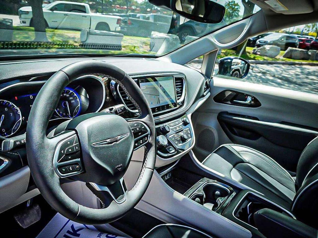 2024 Chrysler Pacifica  Photo