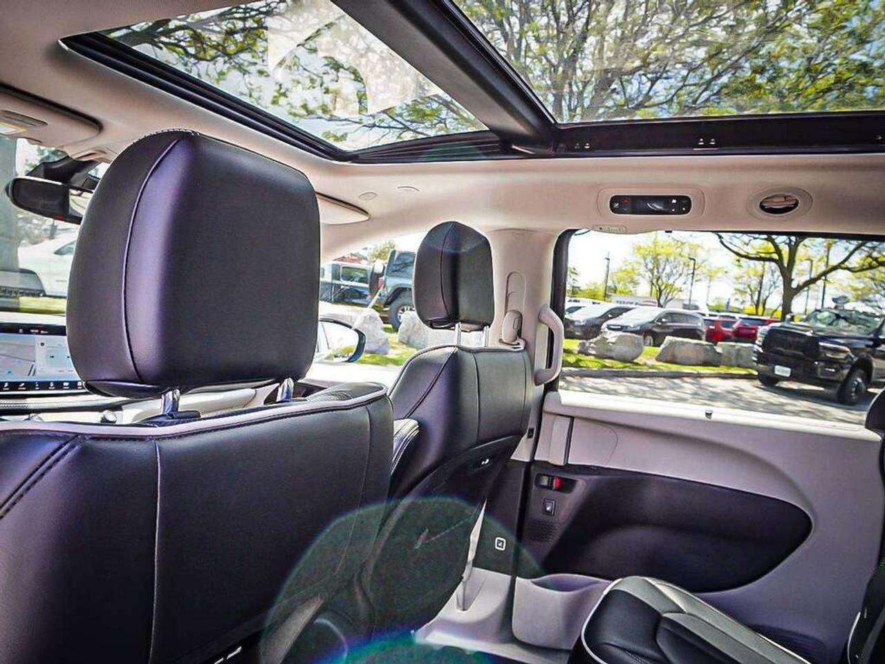 2024 Chrysler Pacifica  Photo
