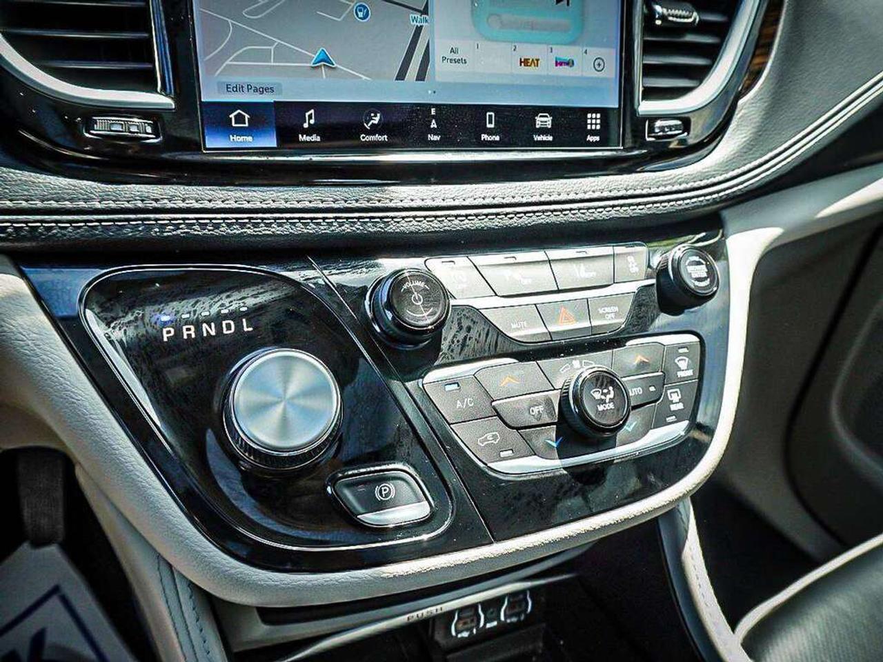 2024 Chrysler Pacifica  Photo