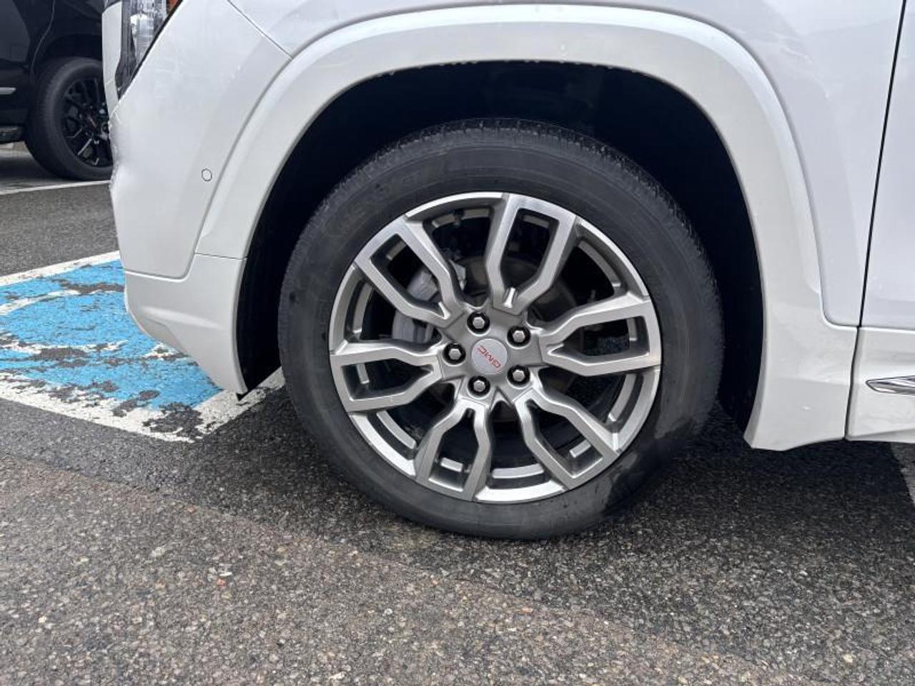 2024 GMC Terrain Denali 4dr All-Wheel Drive Photo4