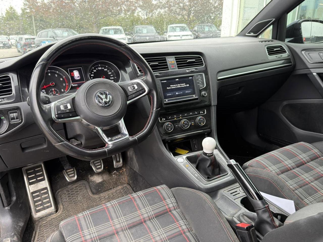 2017 Volkswagen Golf GTI  Photo