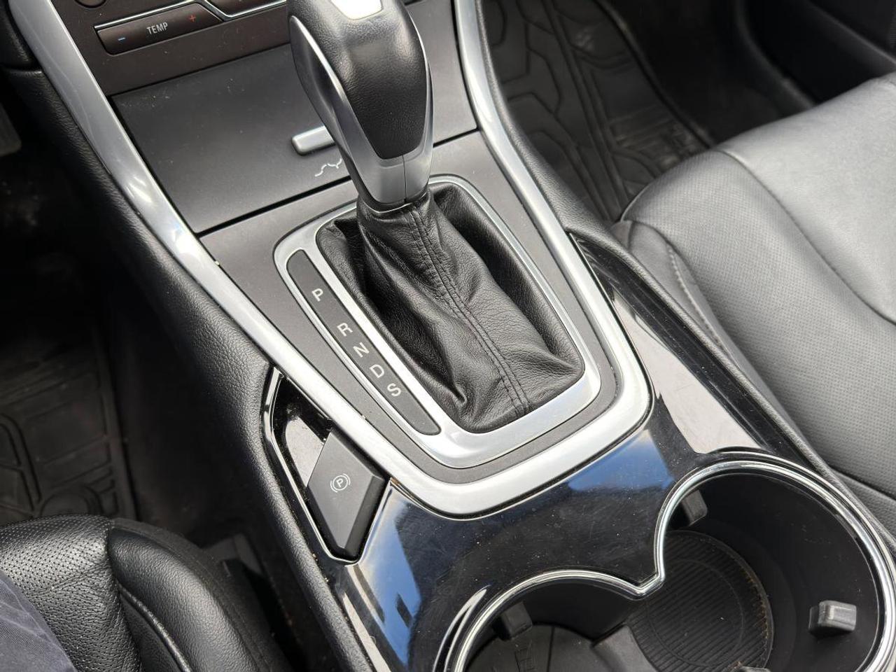 2016 Ford Edge  Photo