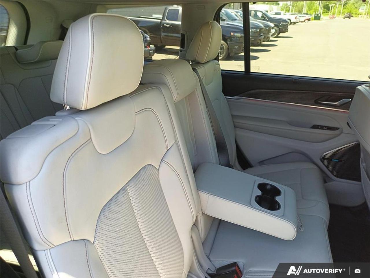 2021 Jeep Grand Cherokee L Overland 4dr 4x4 Photo