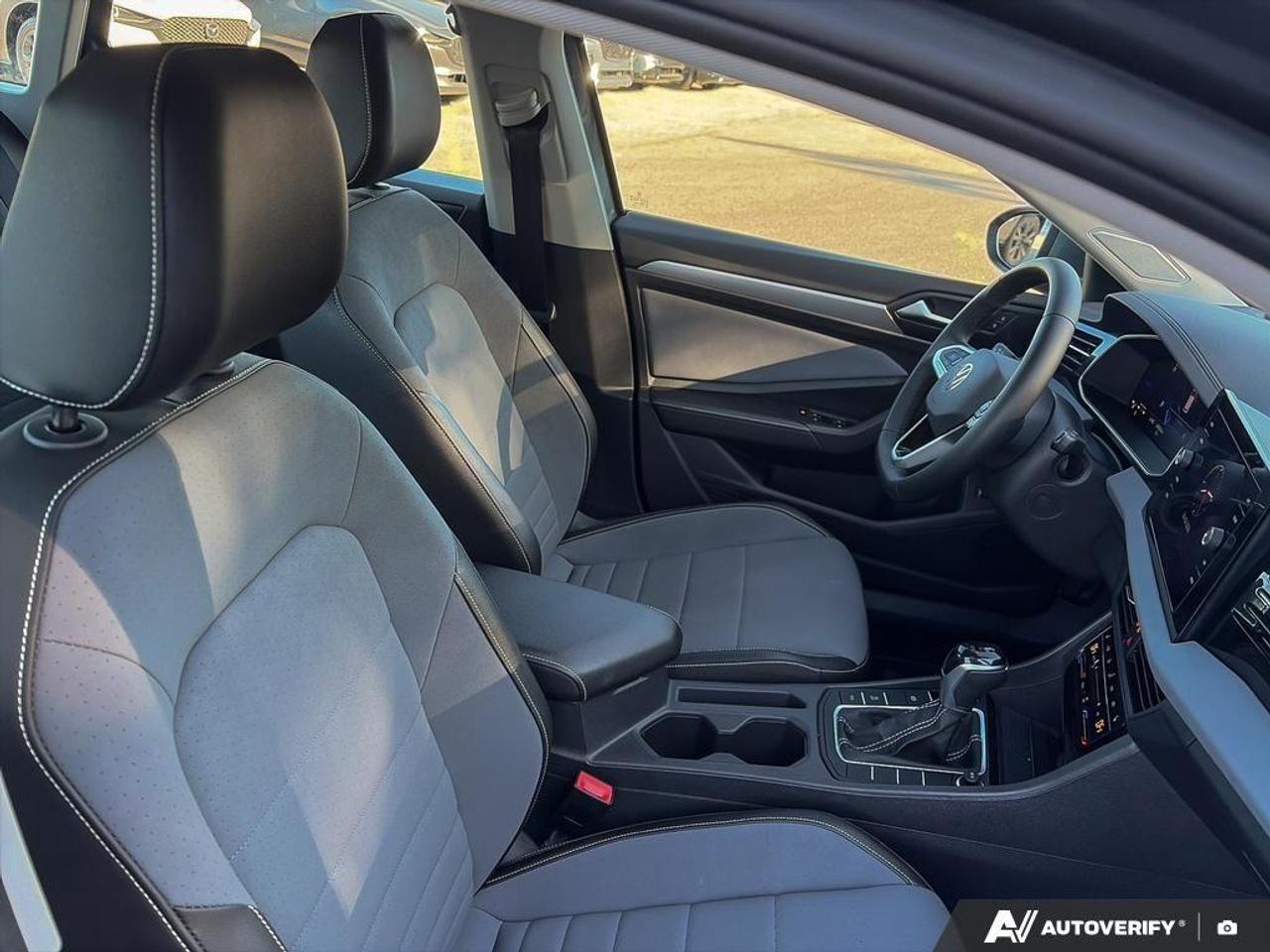 2025 Volkswagen Jetta Comfortline 4dr Sedan Photo
