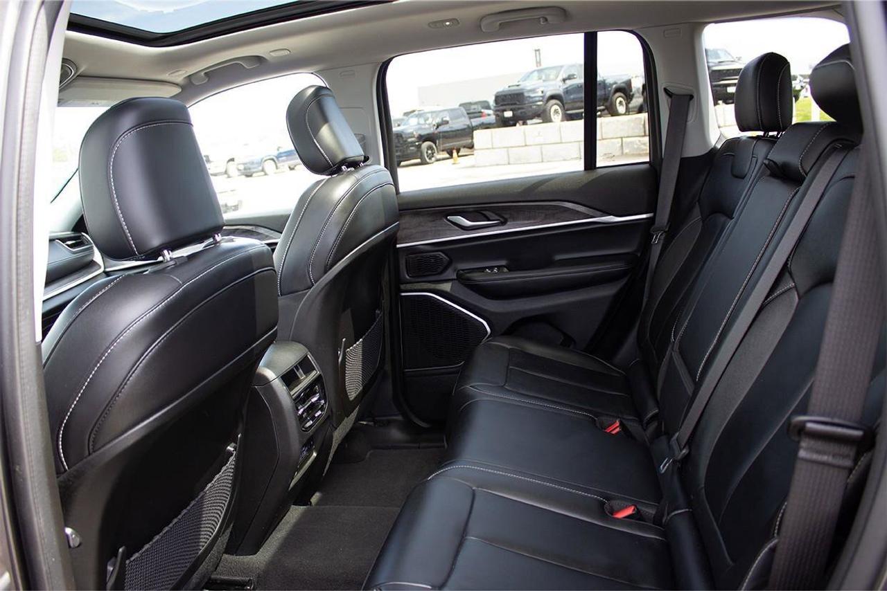2022 Jeep Grand Cherokee  Photo