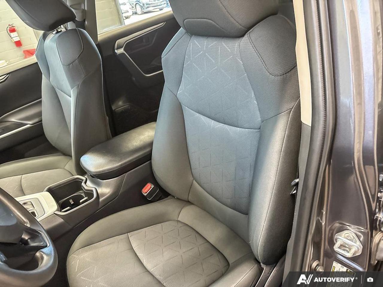 2024 Toyota RAV4 LE 4dr All-wheel Drive Photo