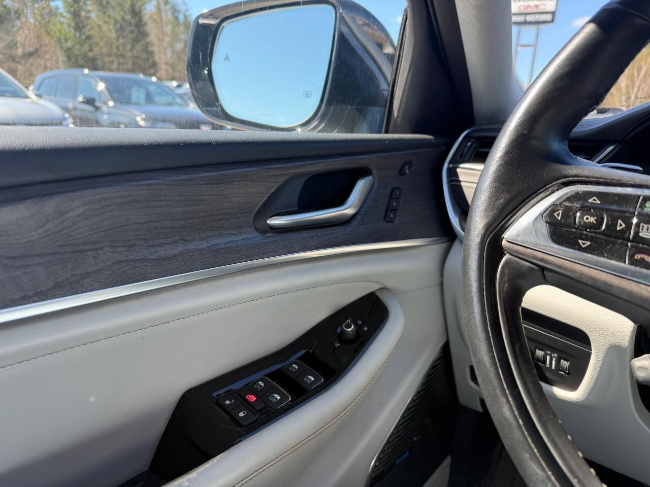 2021 Jeep Grand Cherokee L Overland 7 PASSENGER SEATING. TRAILER TOW PKG. SUR Photo