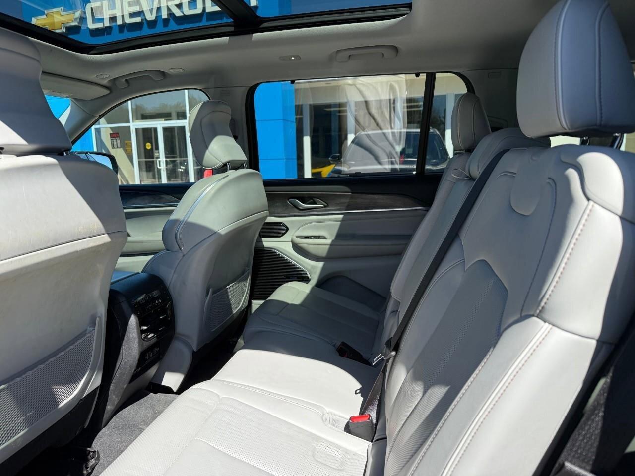 2021 Jeep Grand Cherokee L Overland 7 PASSENGER SEATING. TRAILER TOW PKG. SUR Photo