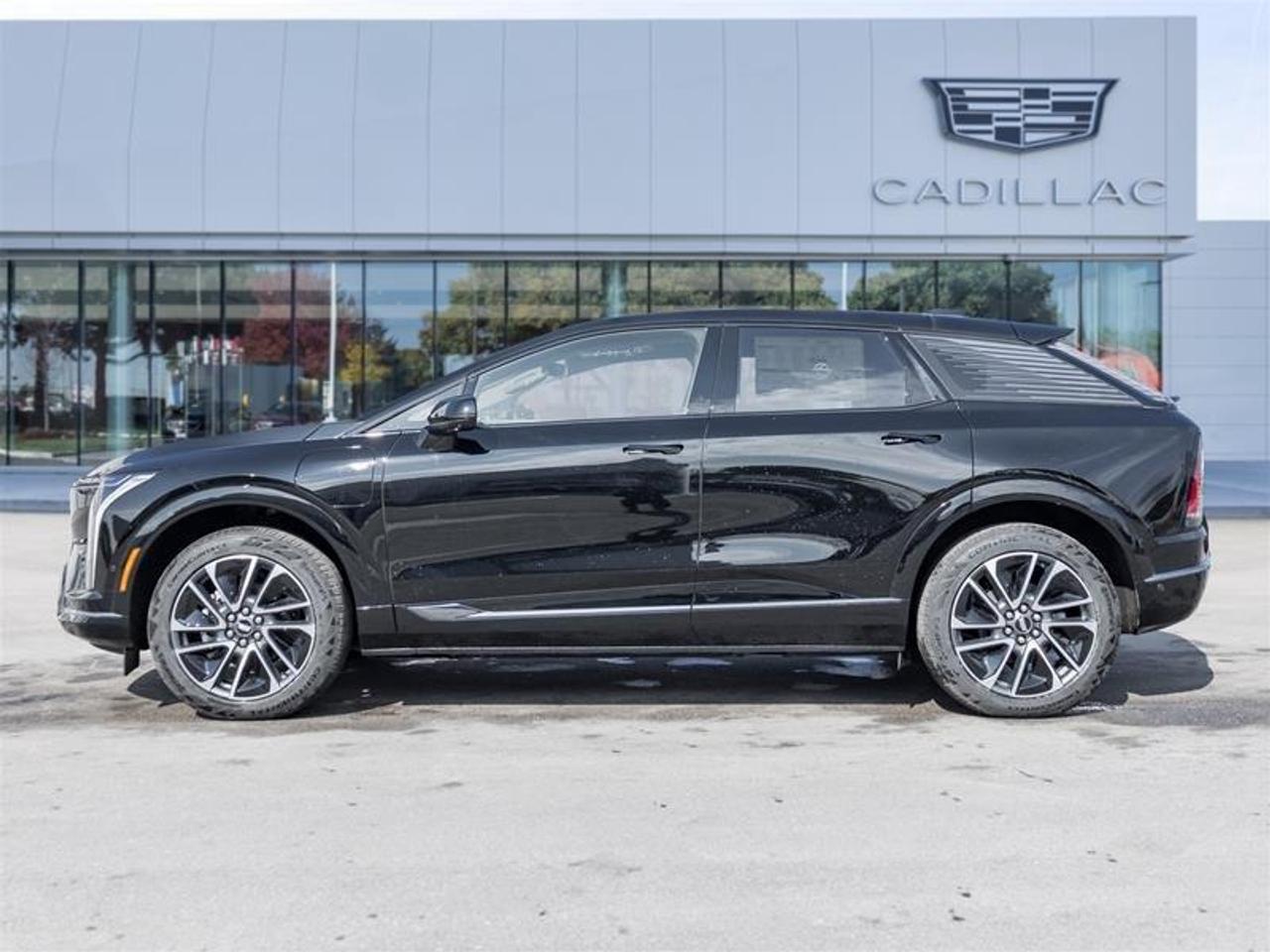 2026 Cadillac OPTIQ Sport 4dr Photo2
