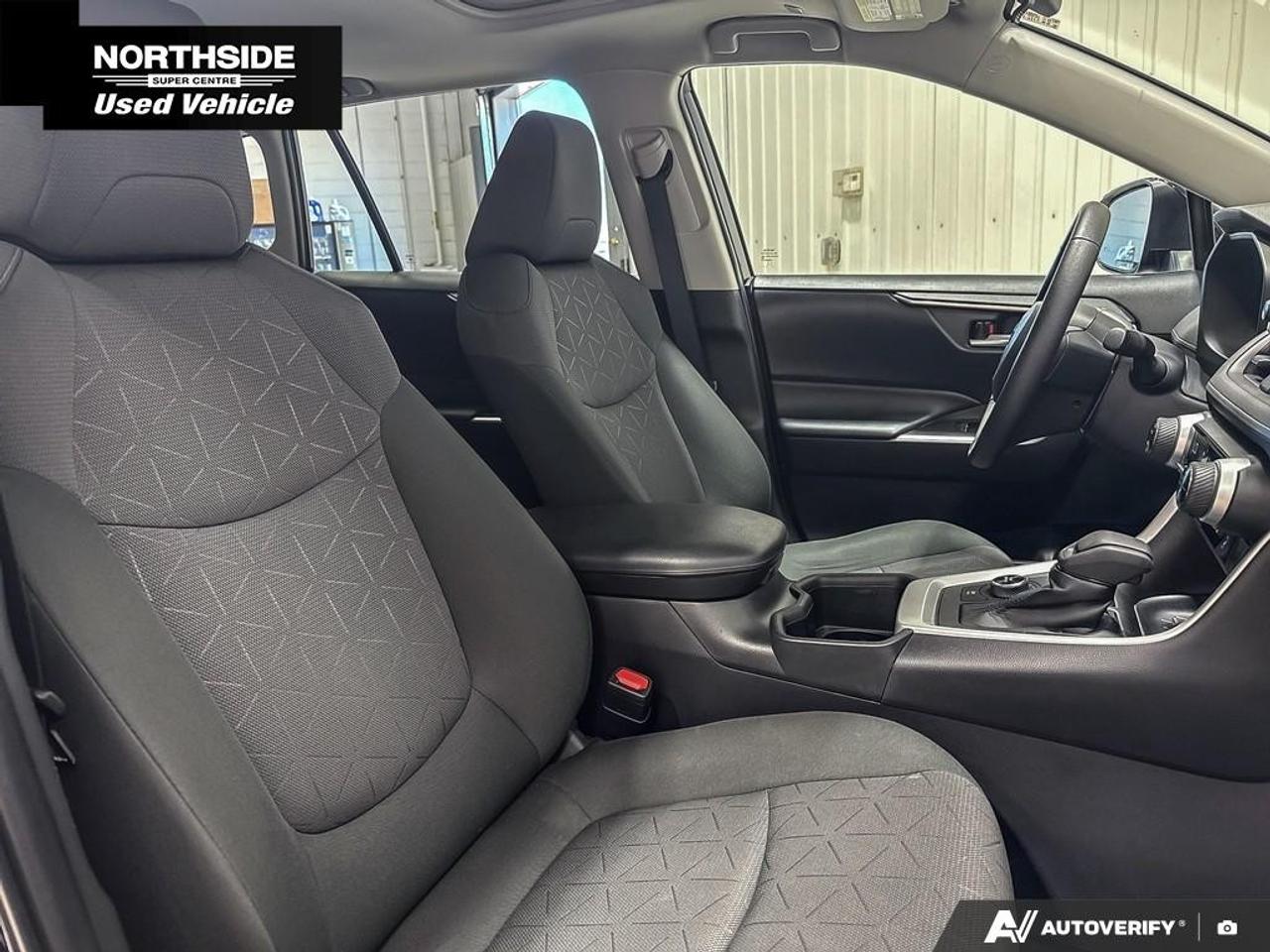 2023 Toyota RAV4 Hybrid XLE AWD Photo