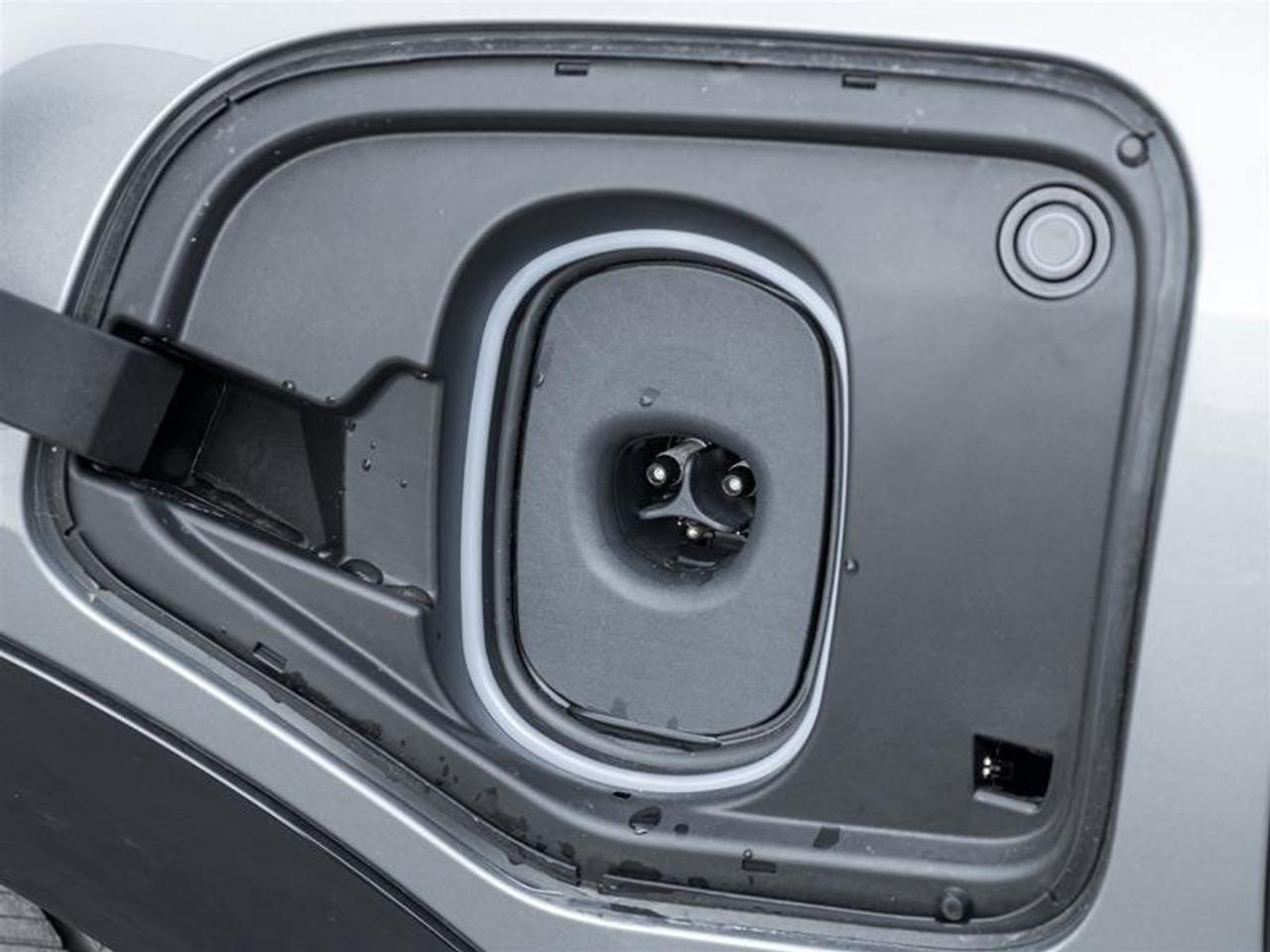 2026 Cadillac OPTIQ Premium Sport 4dr Photo4