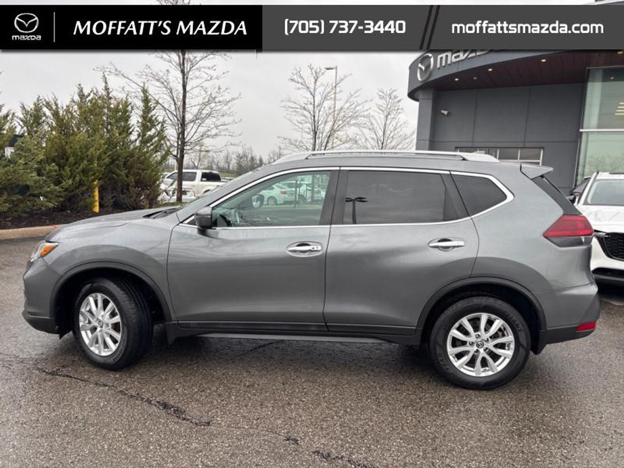 2018 Nissan Rogue SV Photo