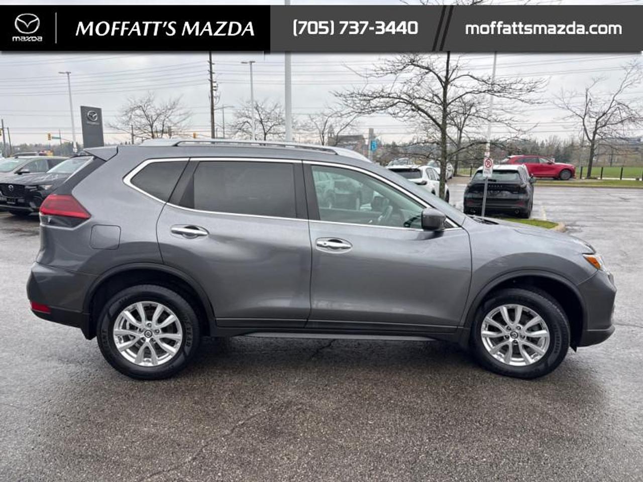 2018 Nissan Rogue SV Photo