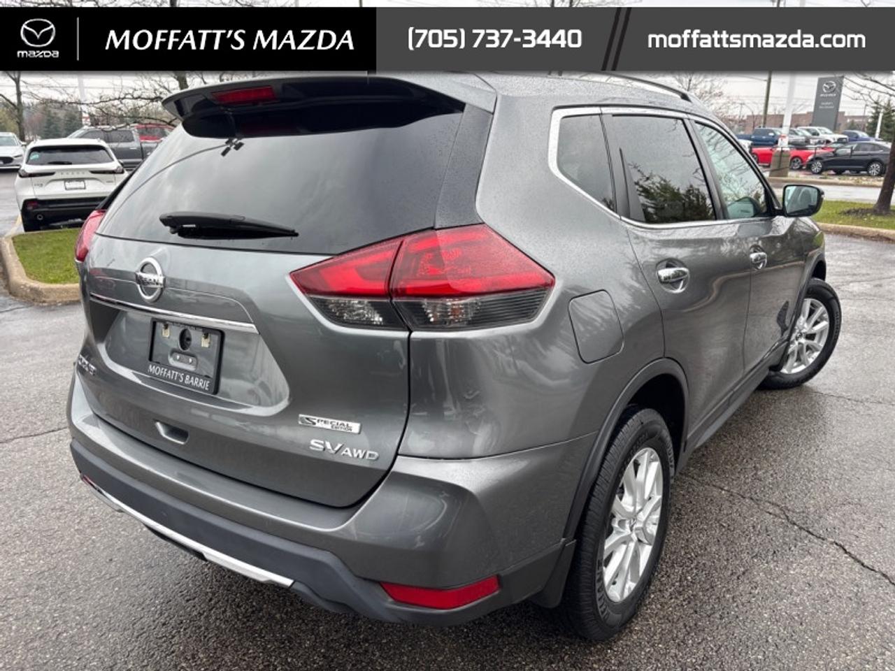2018 Nissan Rogue SV Photo4