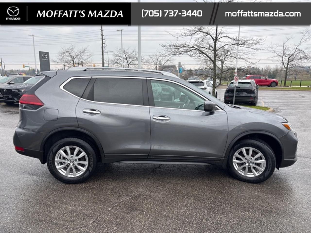 2018 Nissan Rogue SV Photo