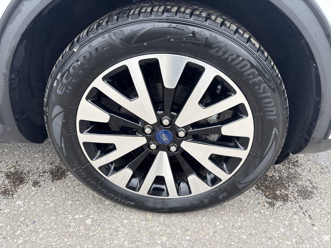 2020 Ford Escape SEL Photo