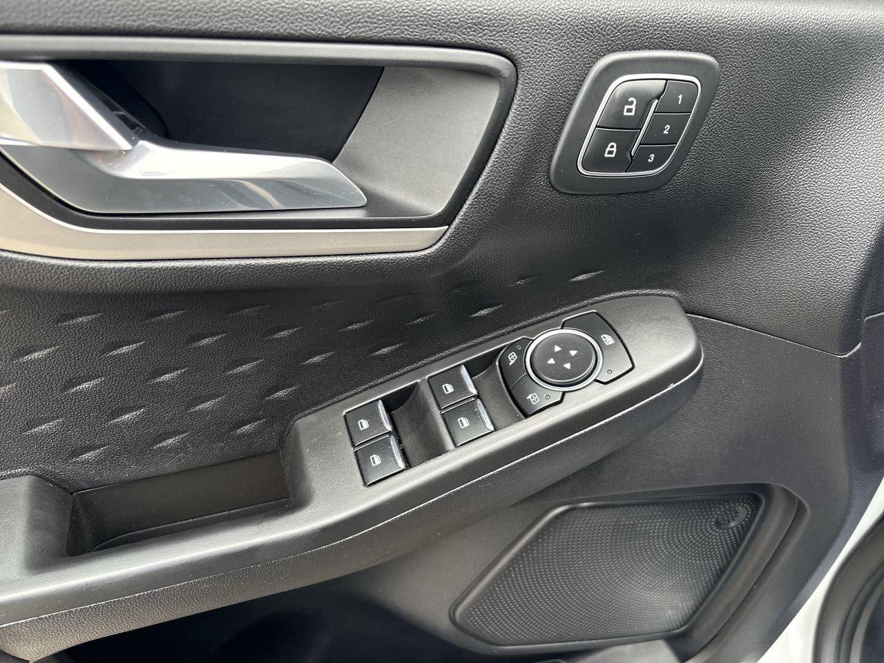 2020 Ford Escape SEL Photo