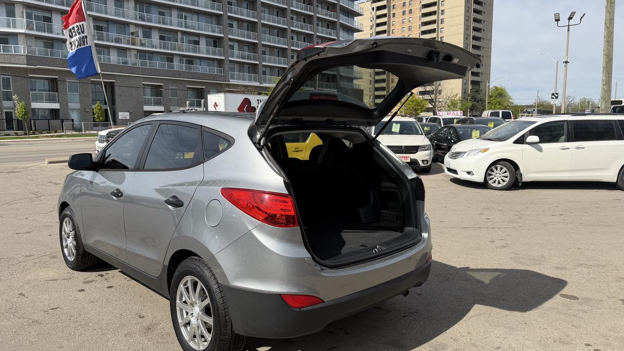 2011 Hyundai Tucson L Photo