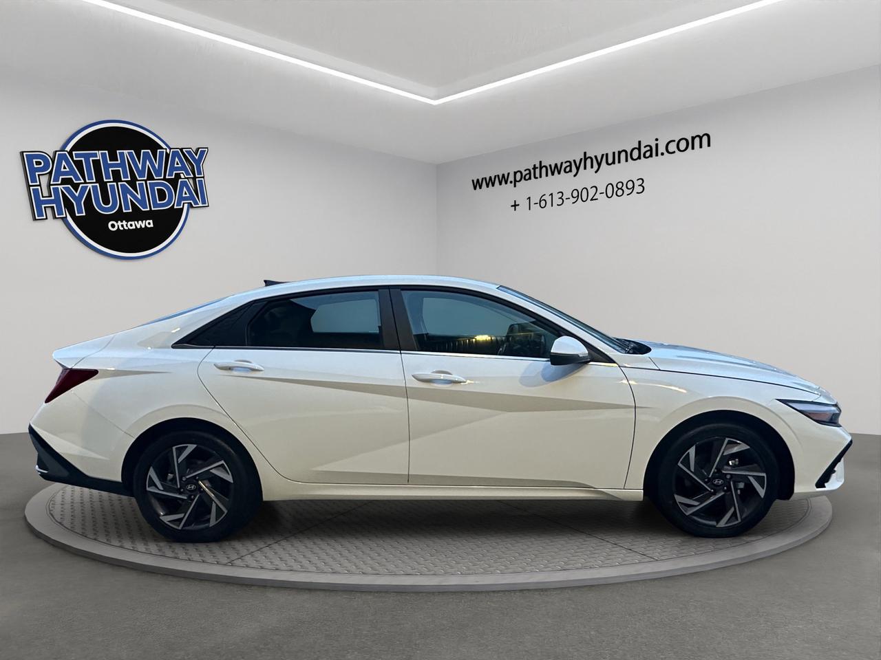 2026 Hyundai Elantra Hybrid Luxury Photo